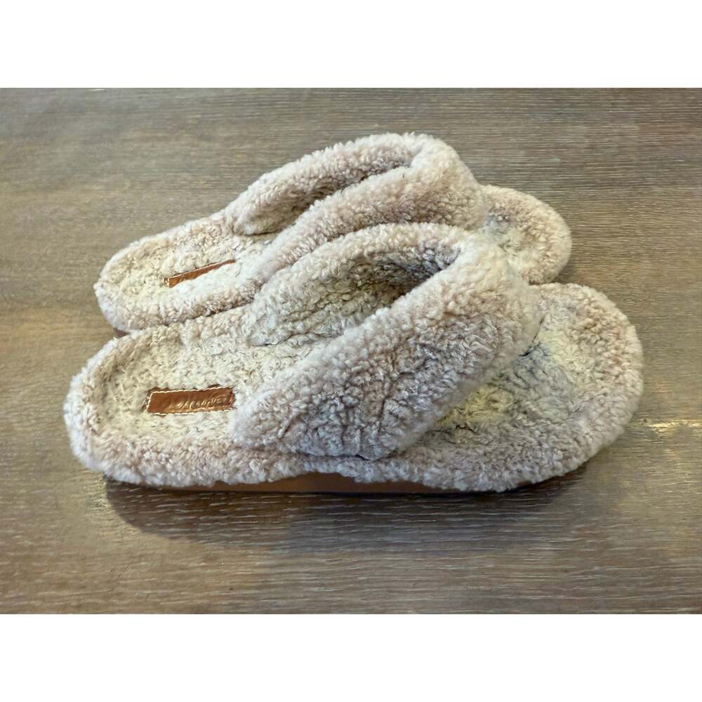 OluKai Kīpe'a Heu Fuzzy Slipper Sandals Shoes Tan Cream Women  size 8 - Picture 2 of 8